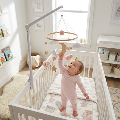 mobile-pour-bébé-amusant-couleurs-douces