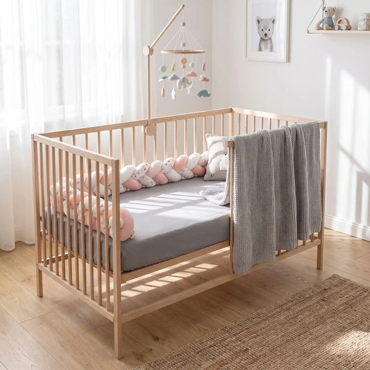 tresse de lit blanc rose lit à barreaux chambre bébé