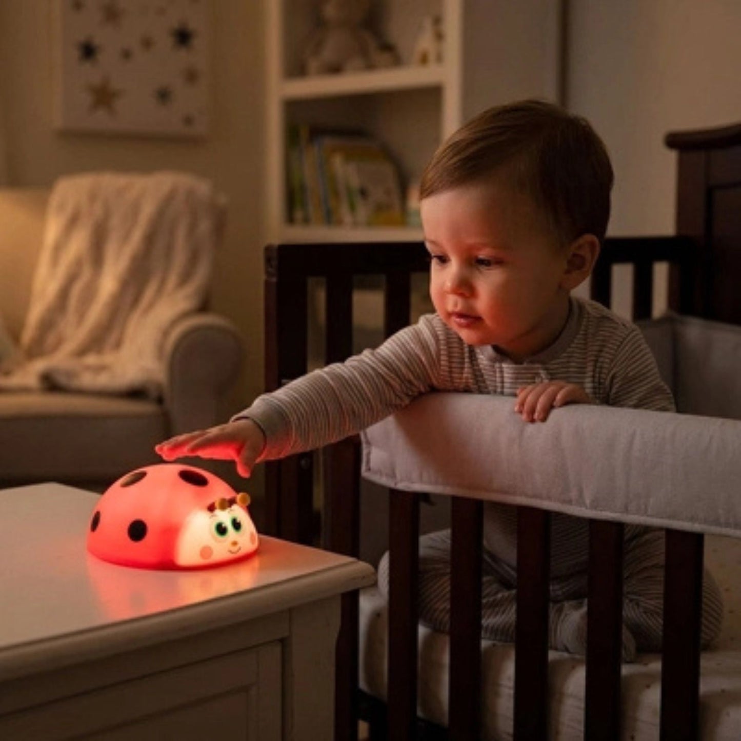 veilleuse-bébé-enfant-lumière-LED-rouge